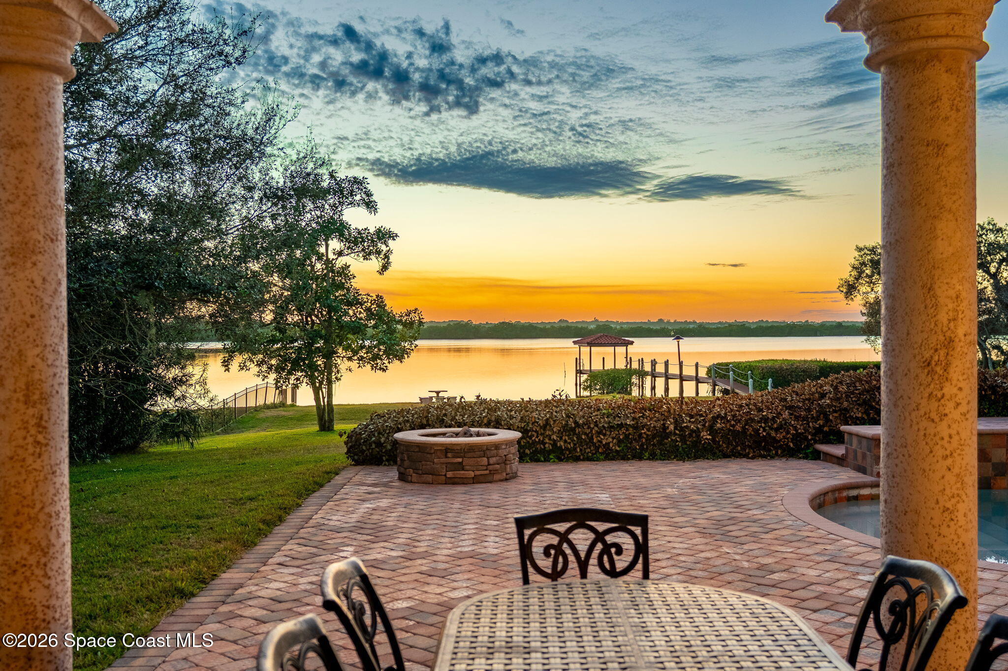 4760 Honeyridge Lane