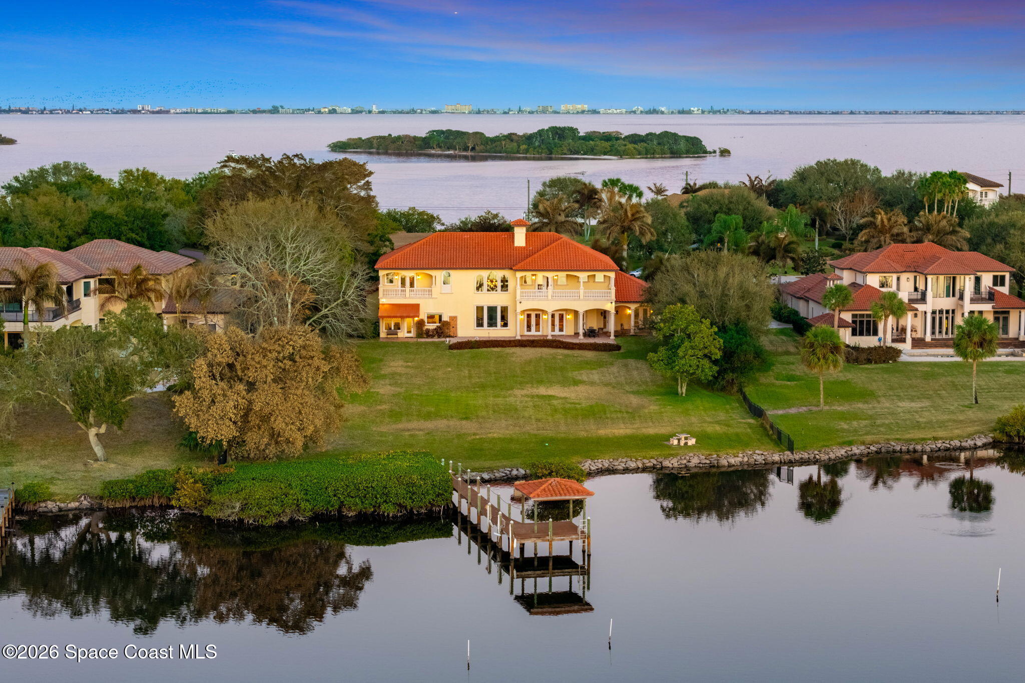 4760 Honeyridge Lane