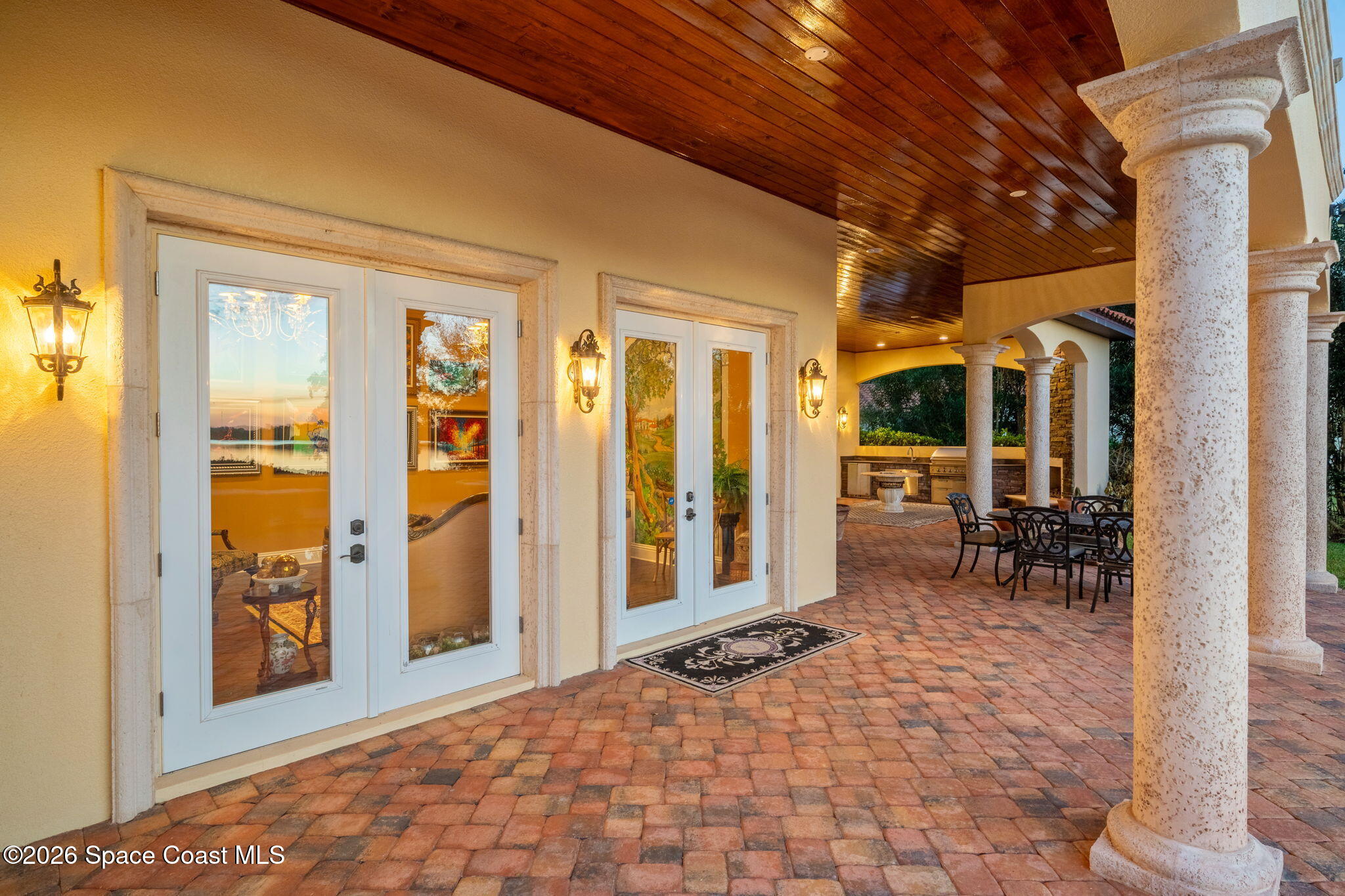 4760 Honeyridge Lane