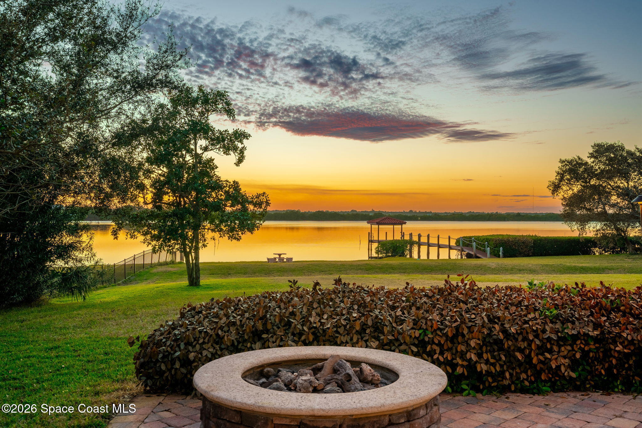 4760 Honeyridge Lane