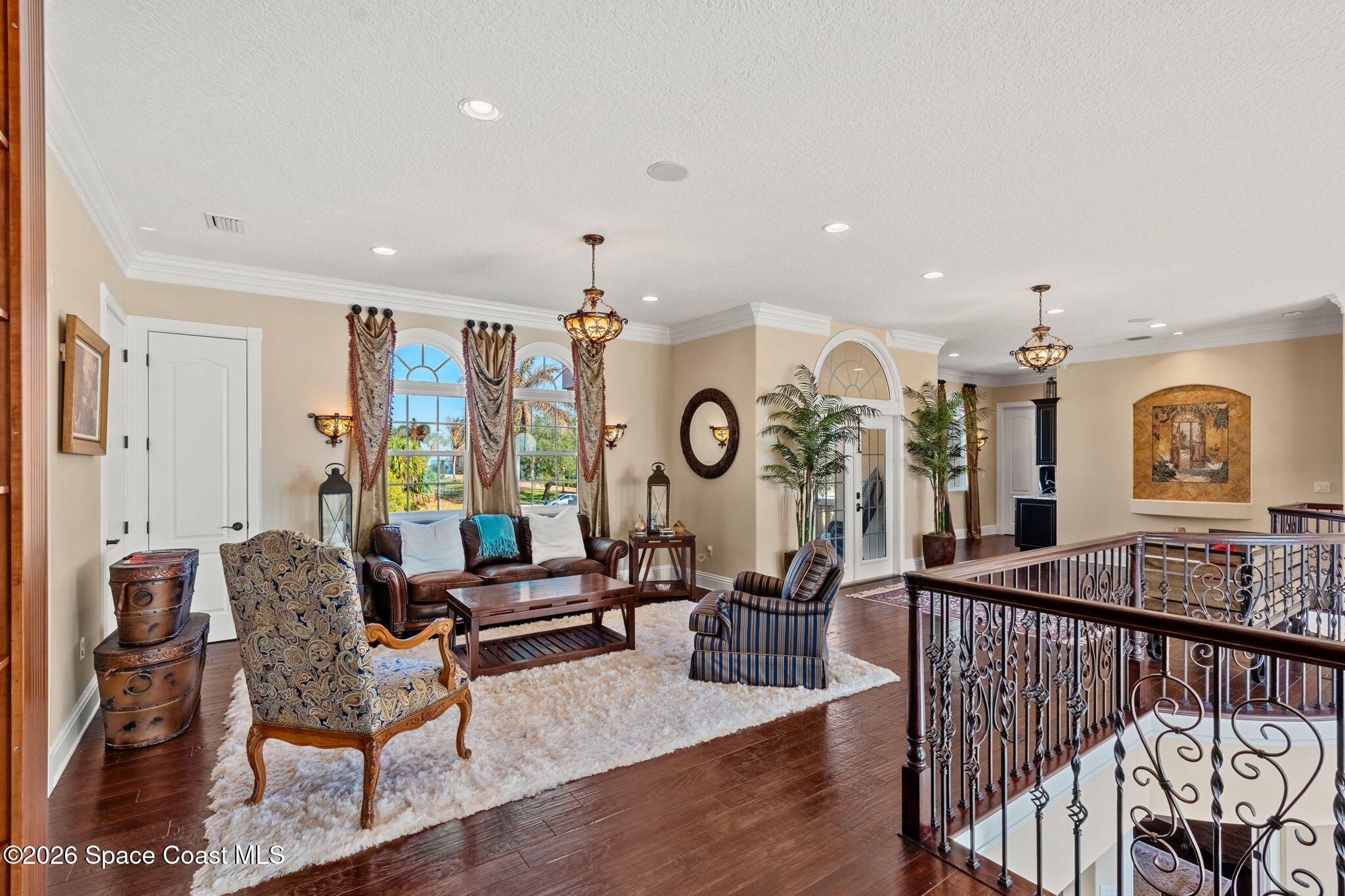 4760 Honeyridge Lane