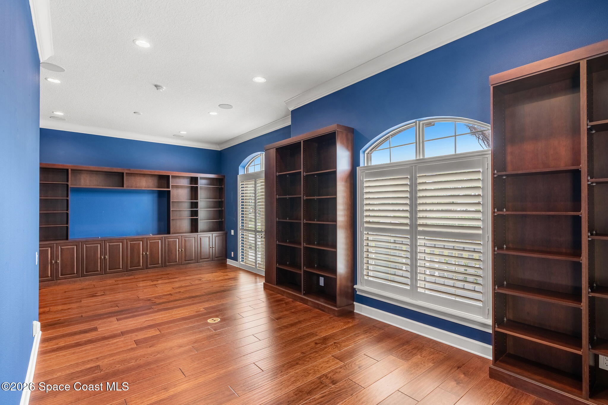 135 Lansing Island Drive