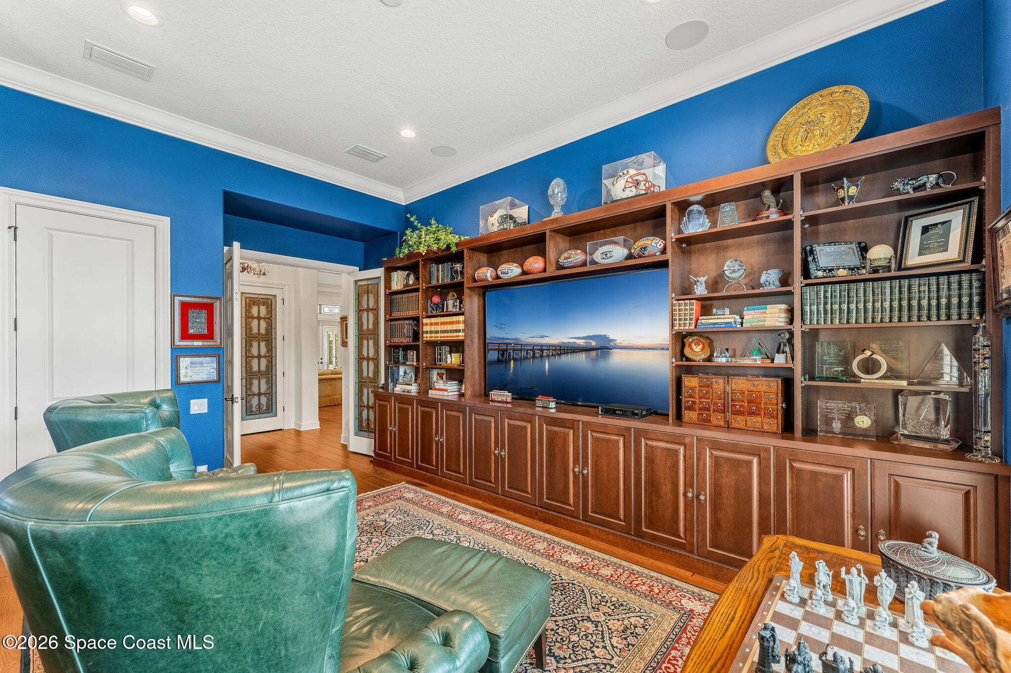 135 Lansing Island Drive