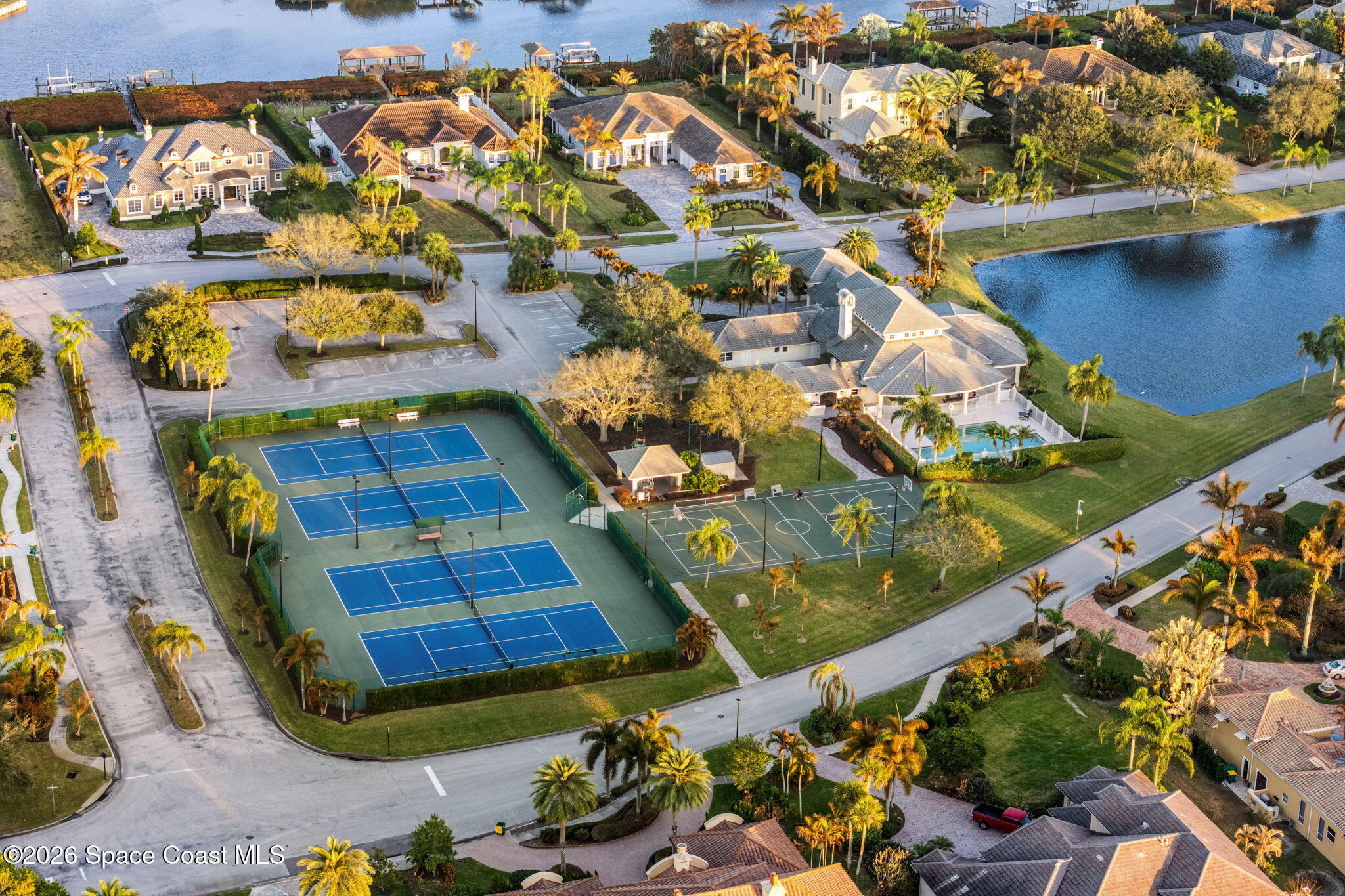 135 Lansing Island Drive