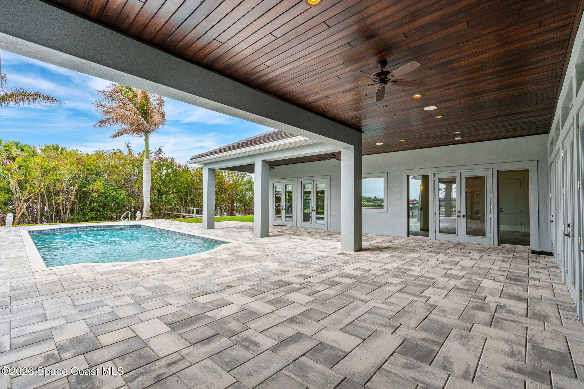 135 Lansing Island Drive