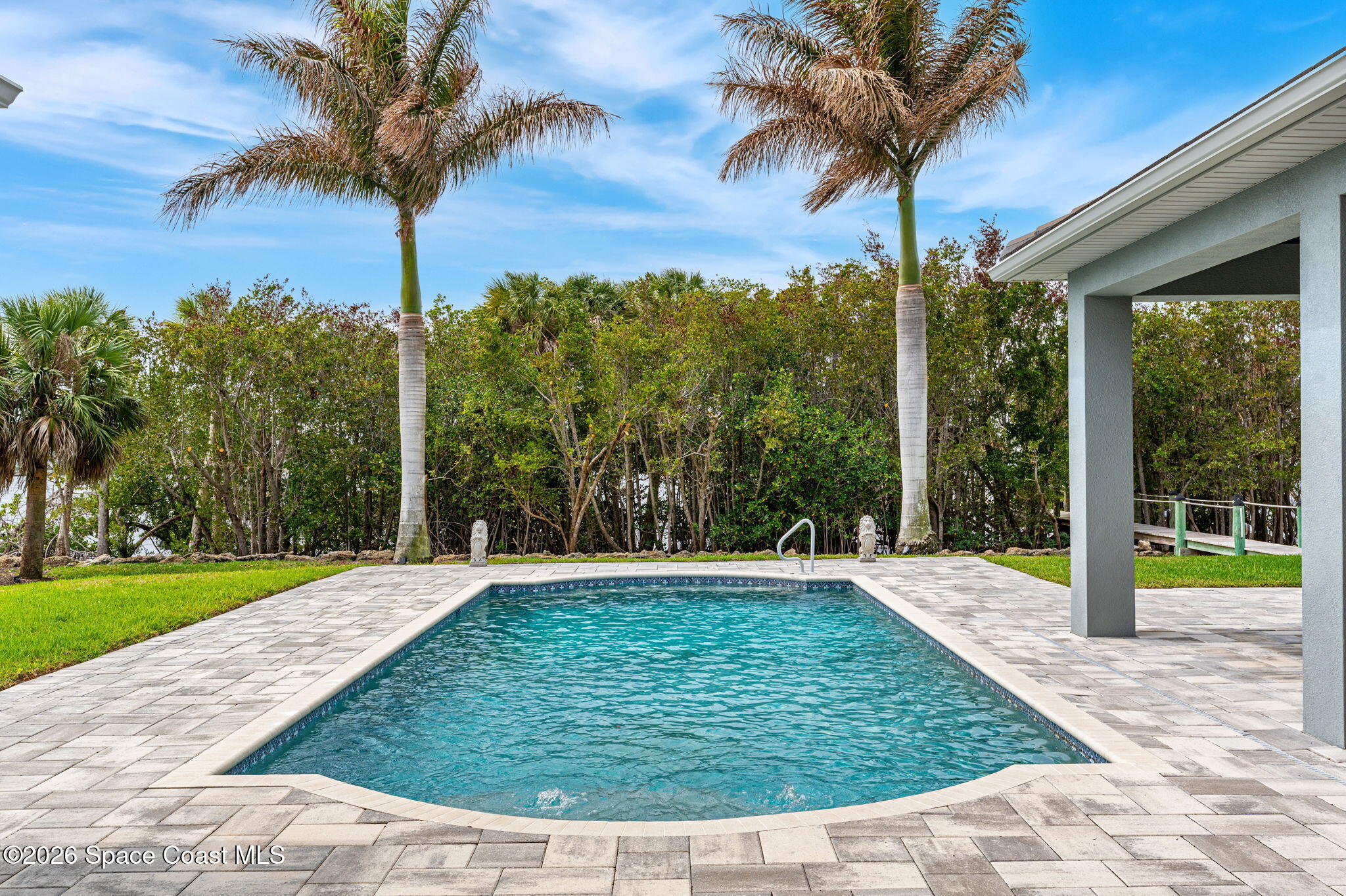 135 Lansing Island Drive