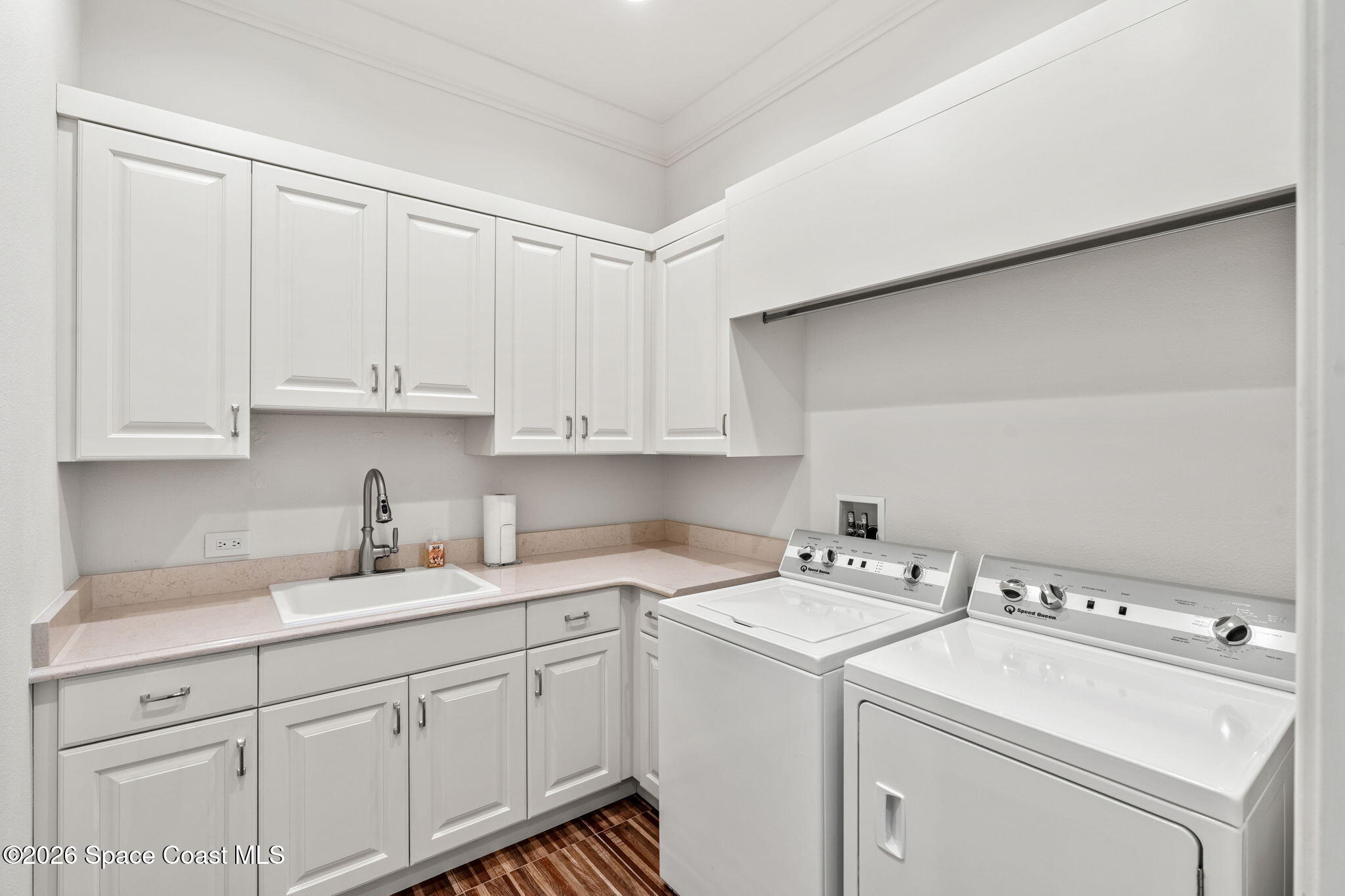 135 Lansing Island Drive