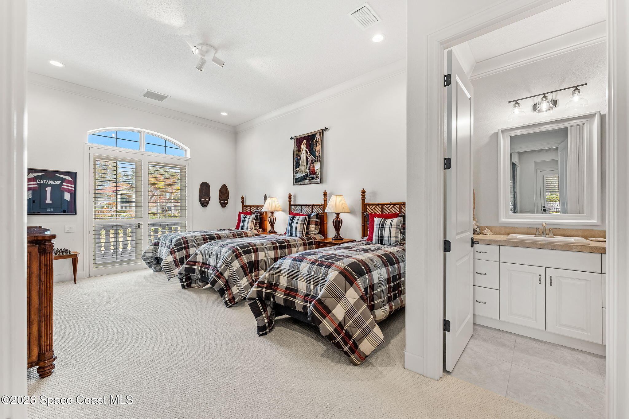 135 Lansing Island Drive