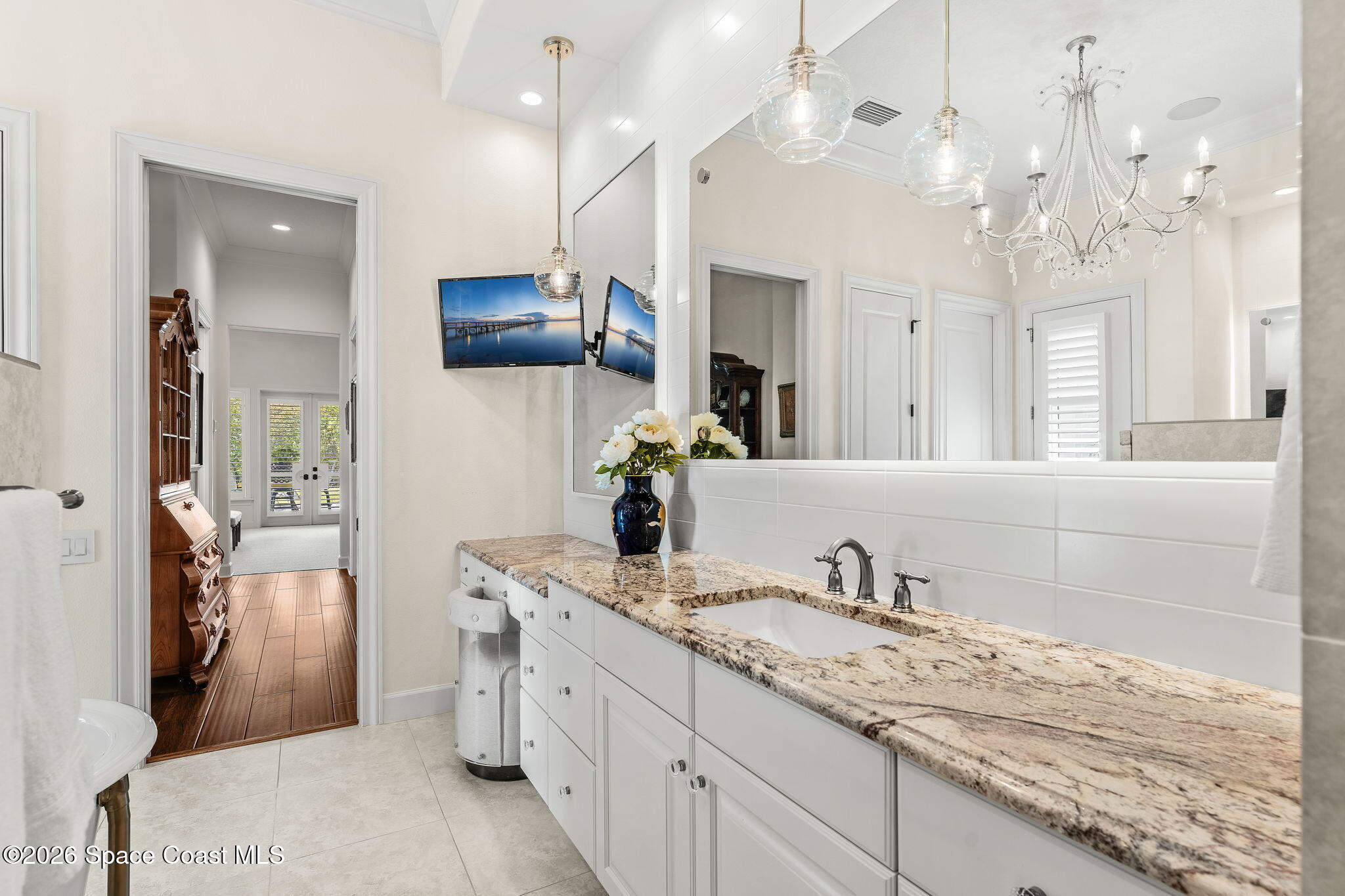 135 Lansing Island Drive