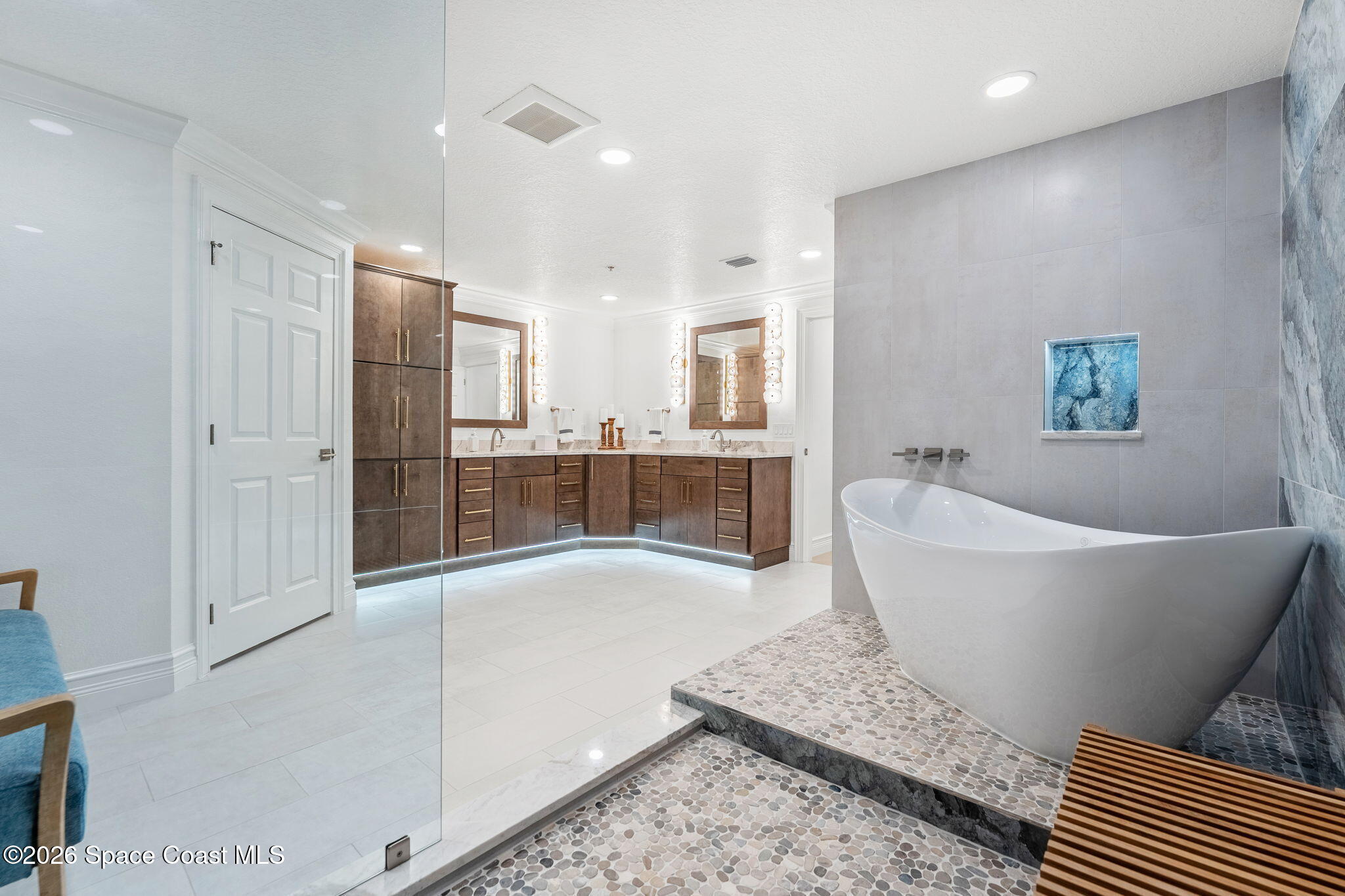 225 N Atlantic Avenue 603