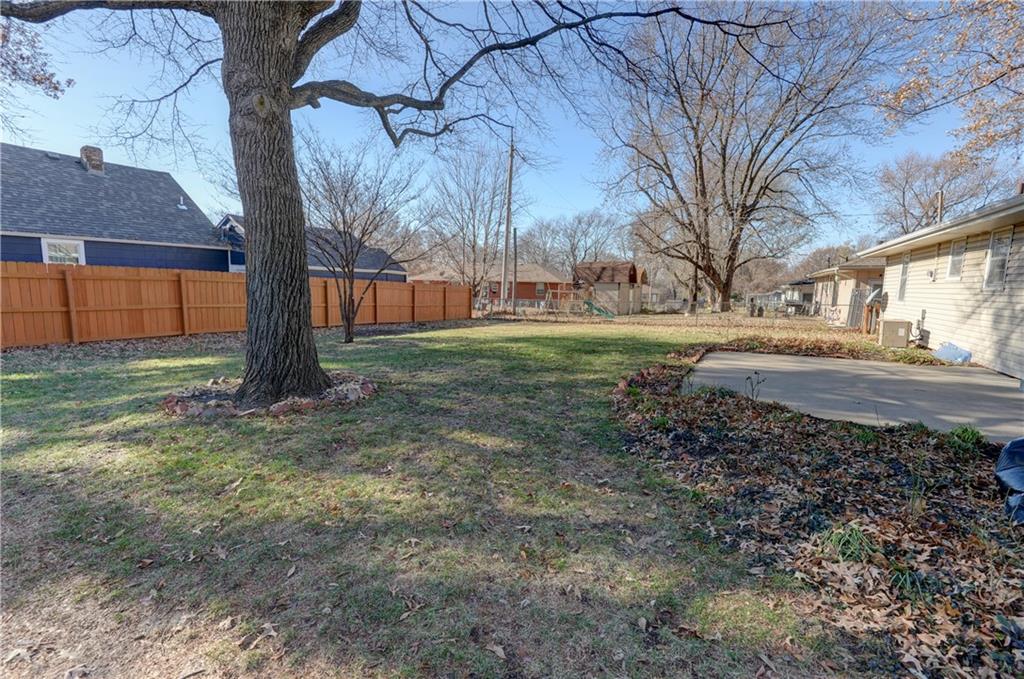 121 E Sue Lane