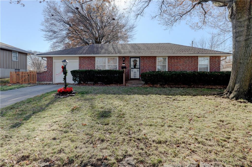 121 E Sue Lane