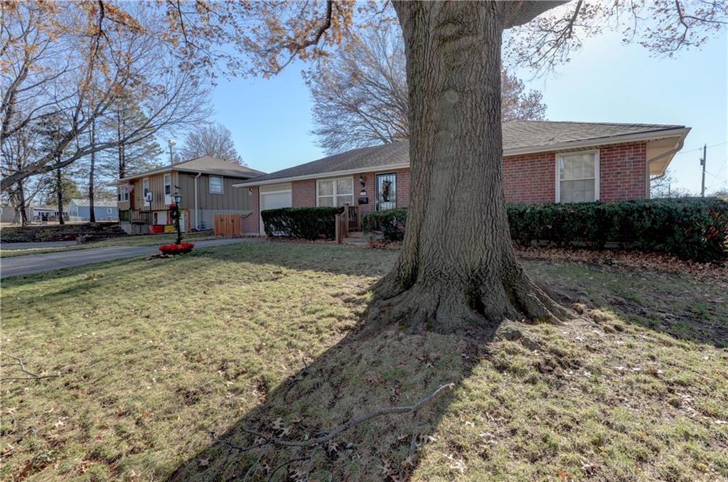 121 E Sue Lane