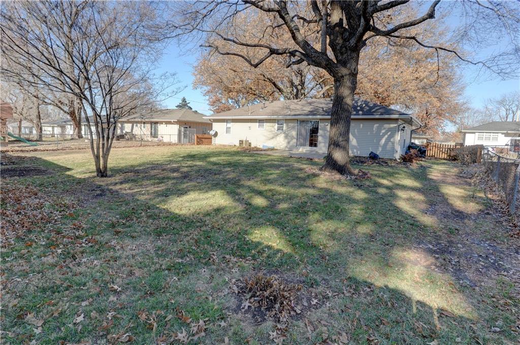 121 E Sue Lane