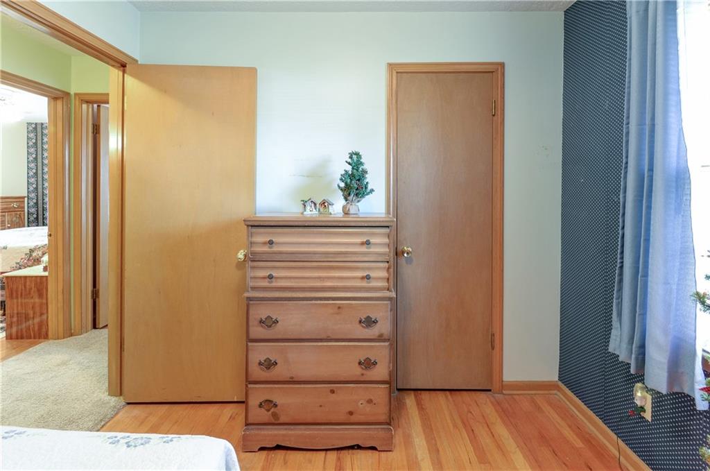 121 E Sue Lane