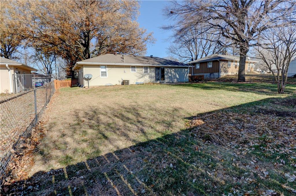 121 E Sue Lane