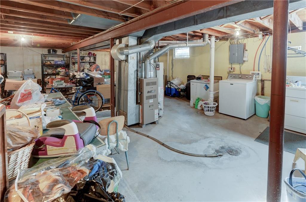 121 E Sue Lane