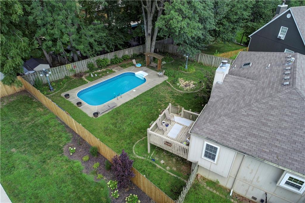 2801 NE ARBOR Court