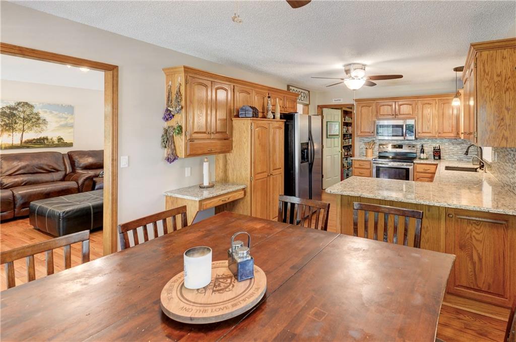 2801 NE ARBOR Court