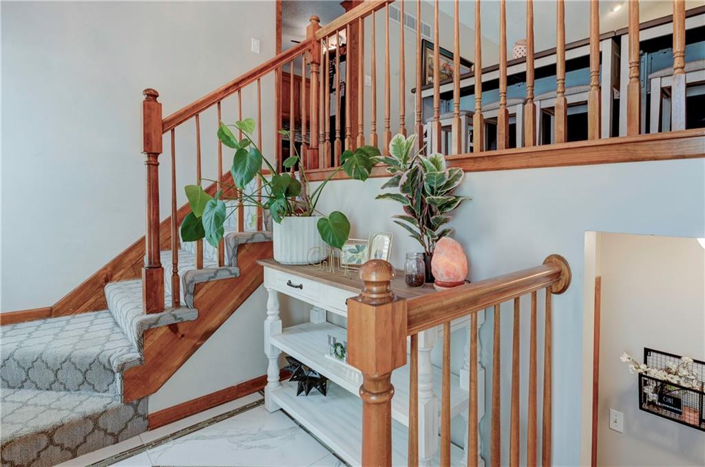 2801 NE ARBOR Court