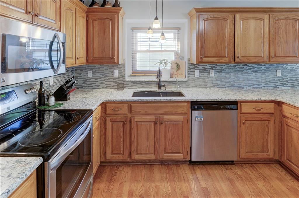 2801 NE ARBOR Court