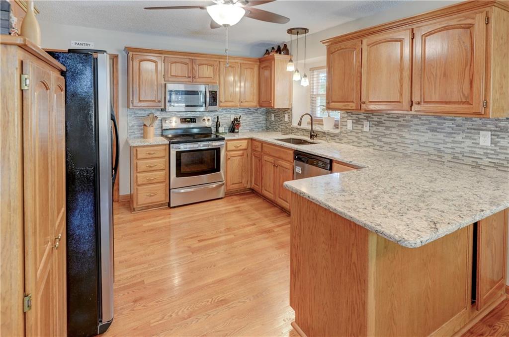 2801 NE ARBOR Court