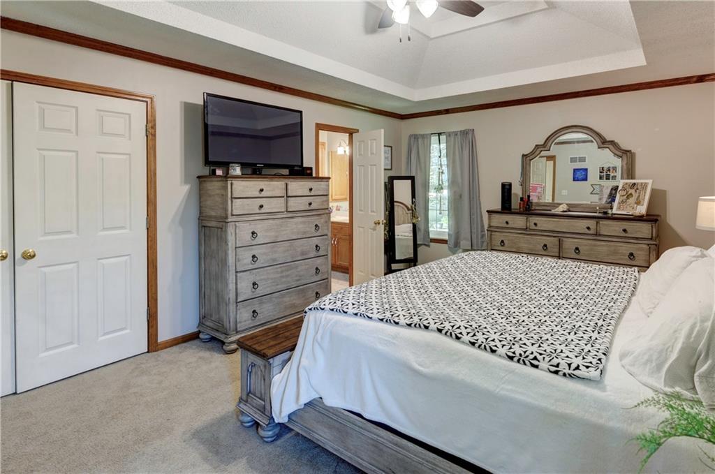 2801 NE ARBOR Court