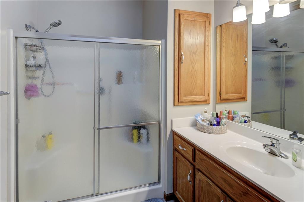 2801 NE ARBOR Court