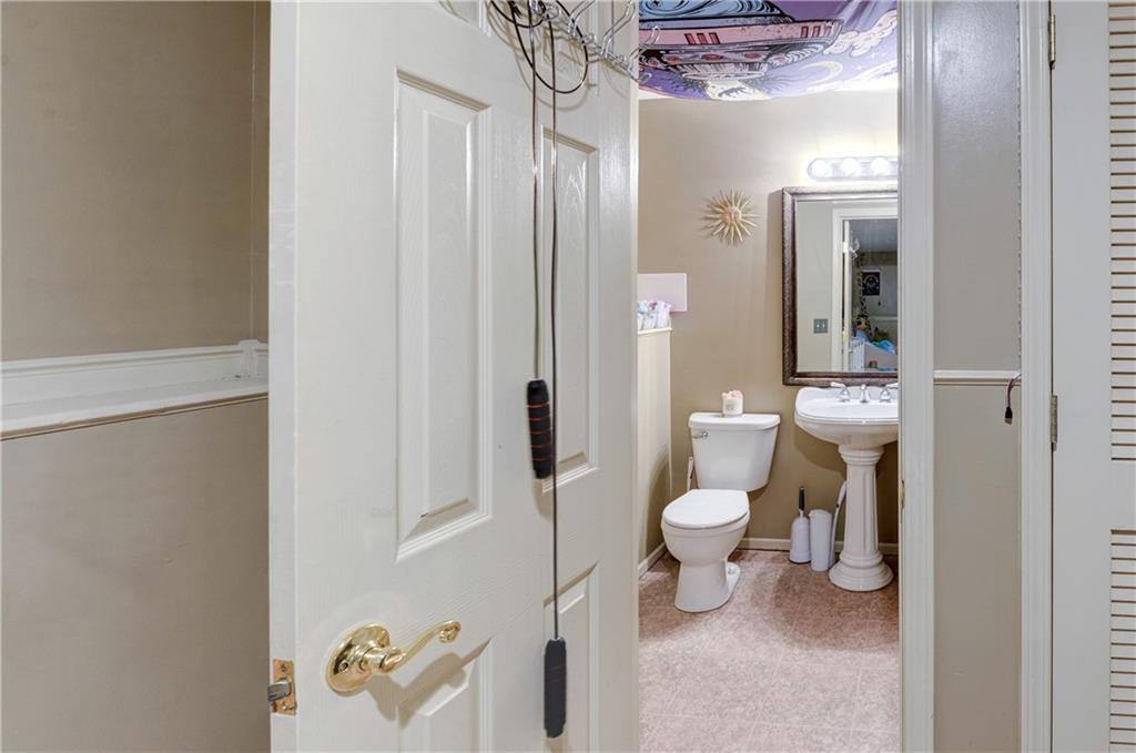 2801 NE ARBOR Court