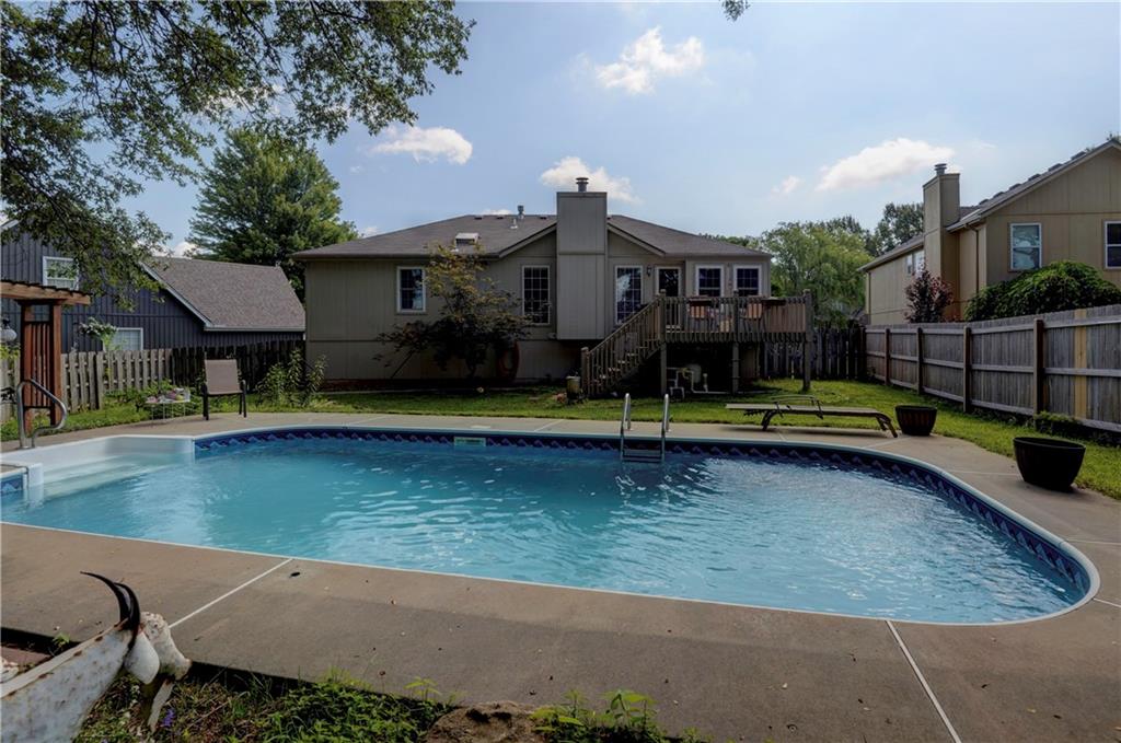 2801 NE ARBOR Court