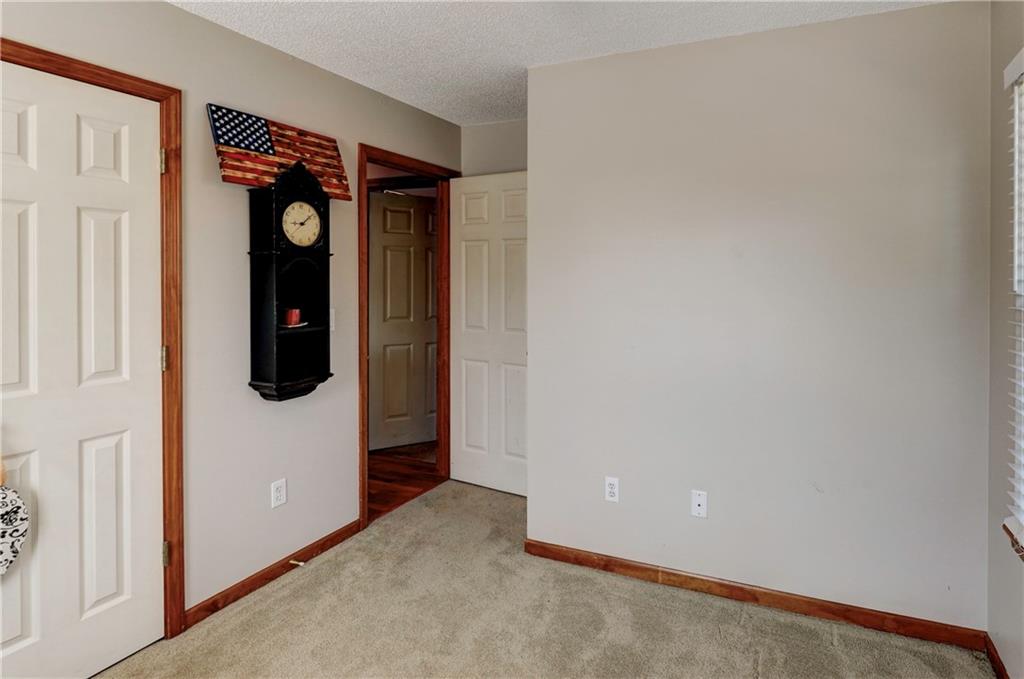 2801 NE ARBOR Court