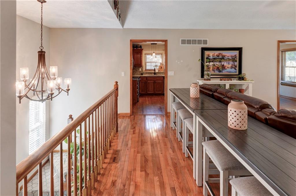 2801 NE ARBOR Court