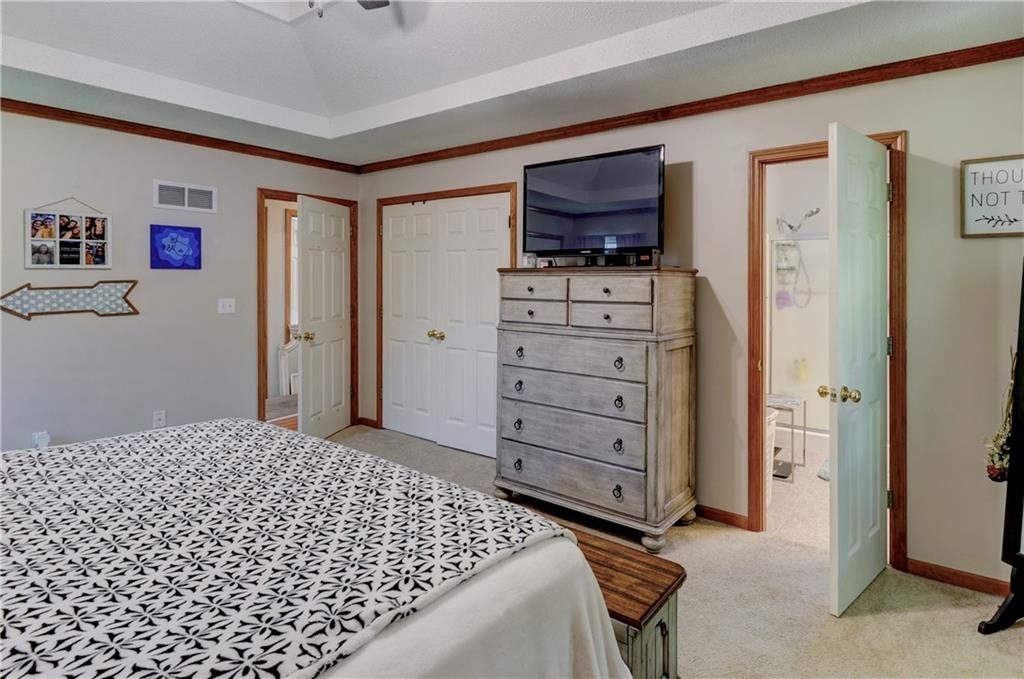 2801 NE ARBOR Court