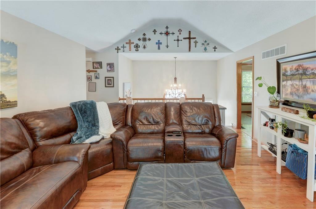 2801 NE ARBOR Court
