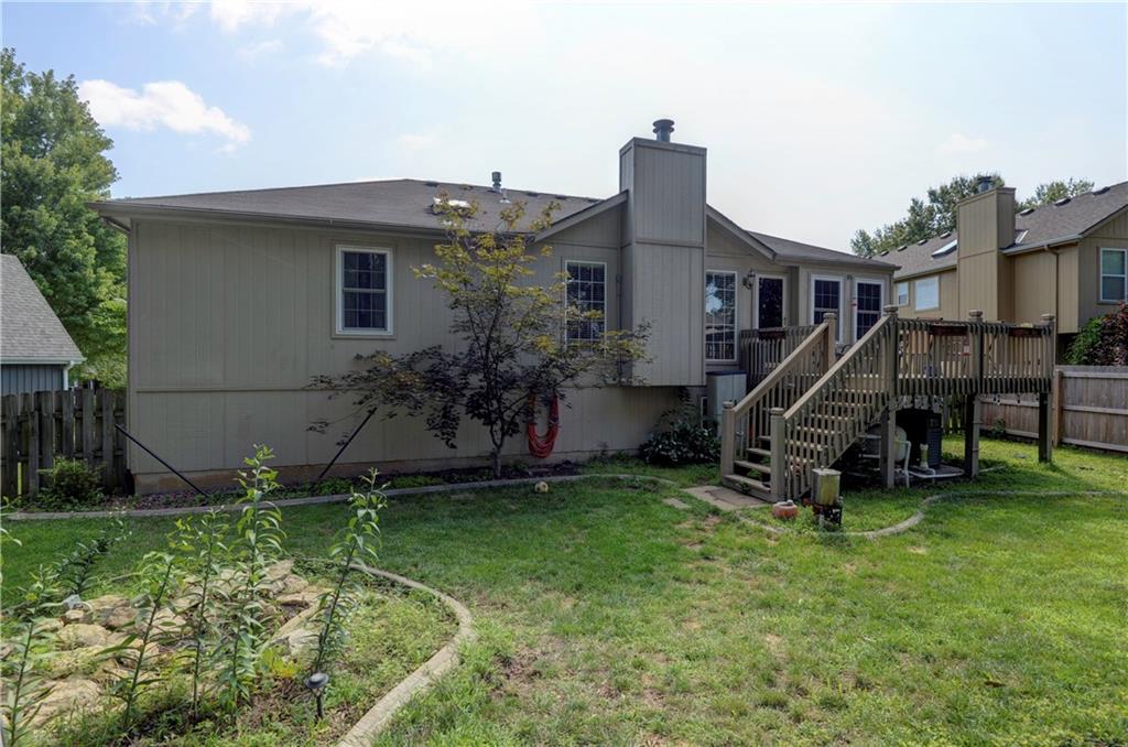 2801 NE ARBOR Court