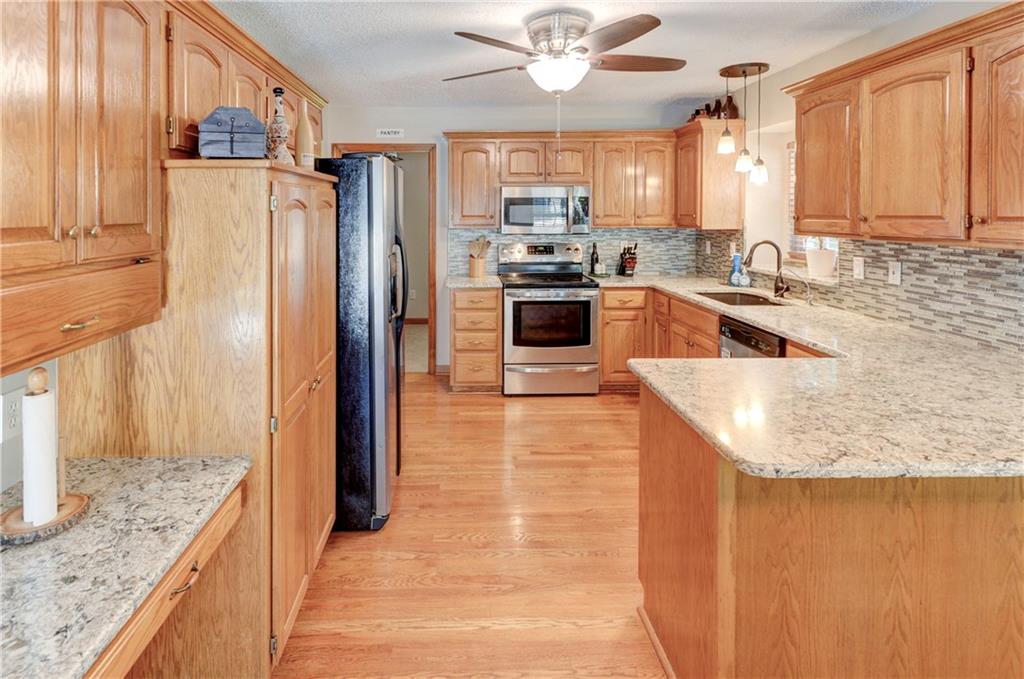 2801 NE ARBOR Court