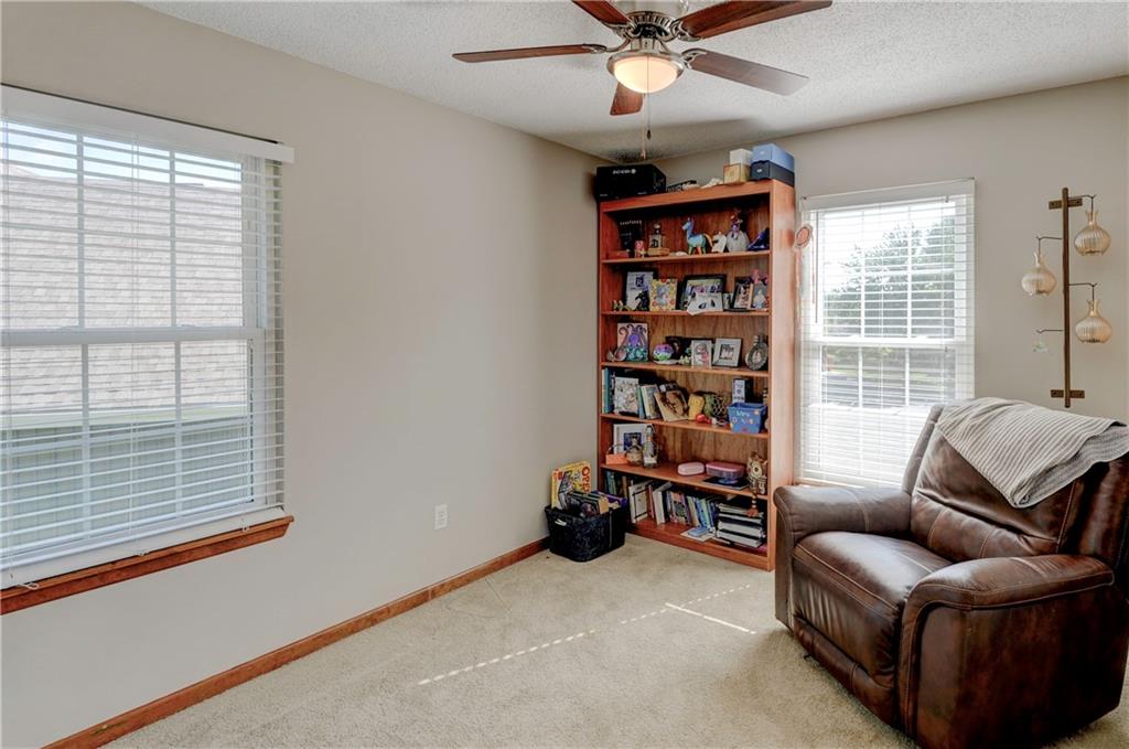 2801 NE ARBOR Court