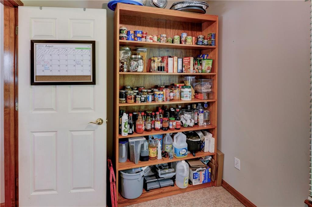 2801 NE ARBOR Court