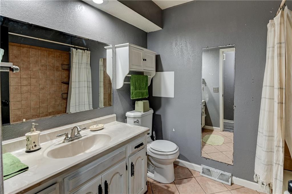 1604 Oak Ridge Drive