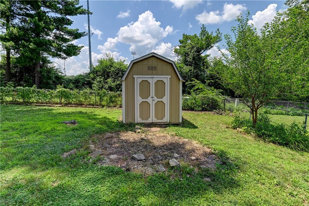 1604 Oak Ridge Drive