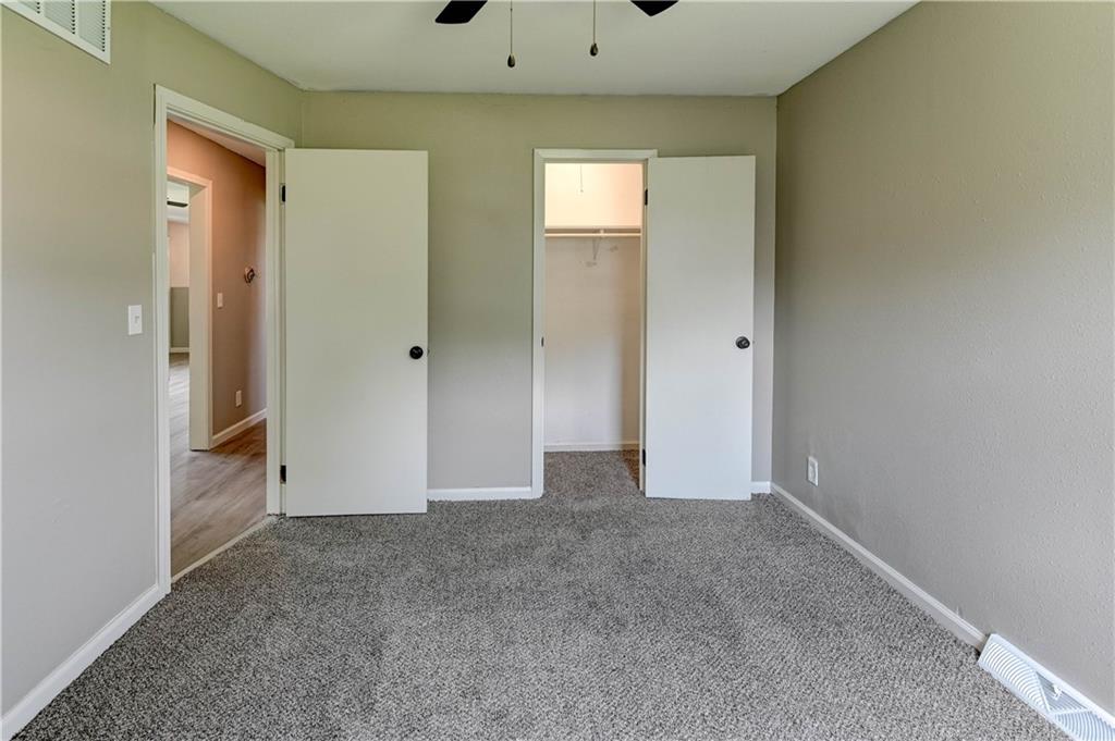 101 E Meadowbrook Court