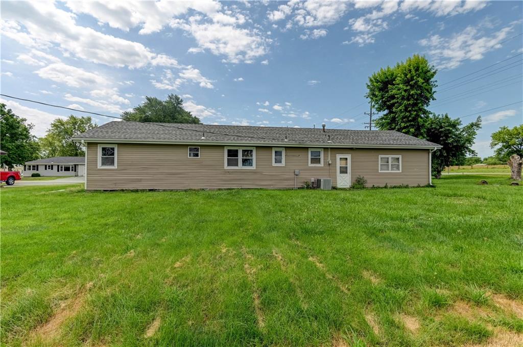 101 E Meadowbrook Court