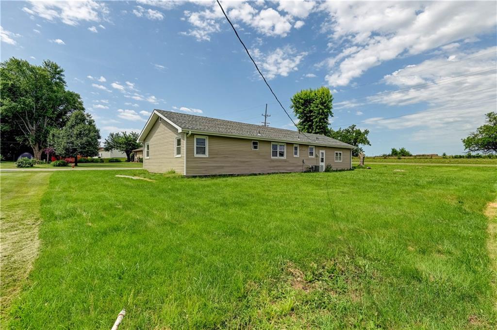 101 E Meadowbrook Court