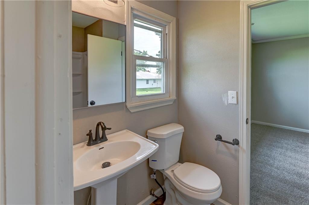 101 E Meadowbrook Court