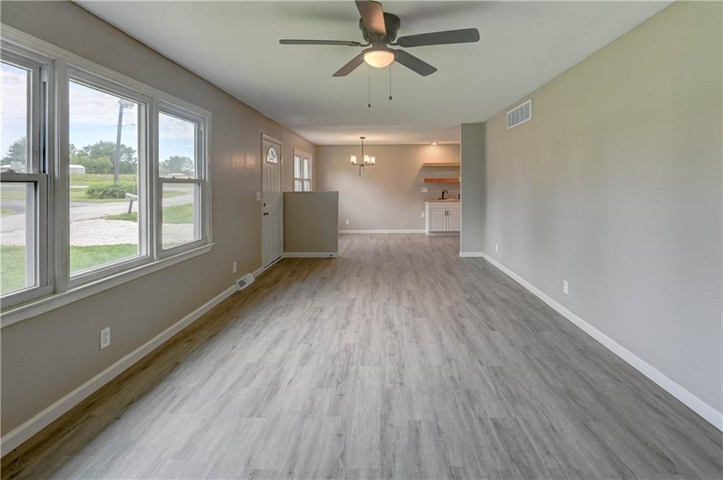 101 E Meadowbrook Court