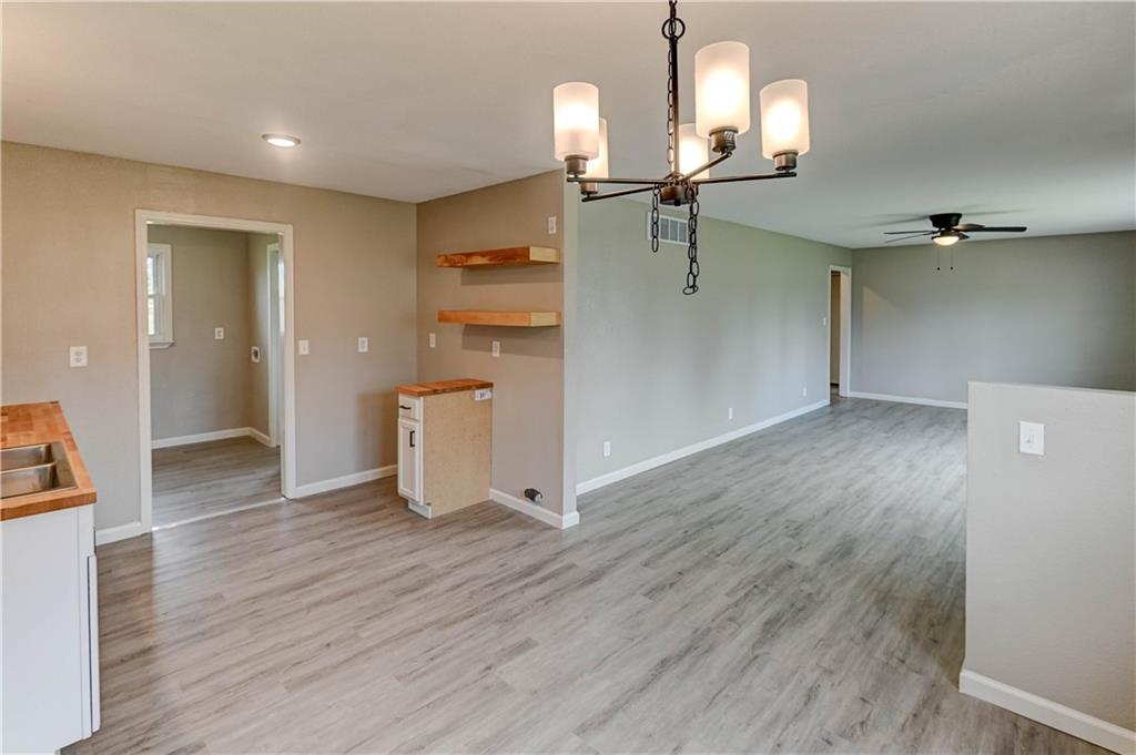 101 E Meadowbrook Court