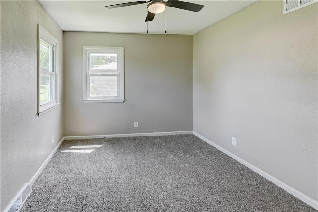 101 E Meadowbrook Court