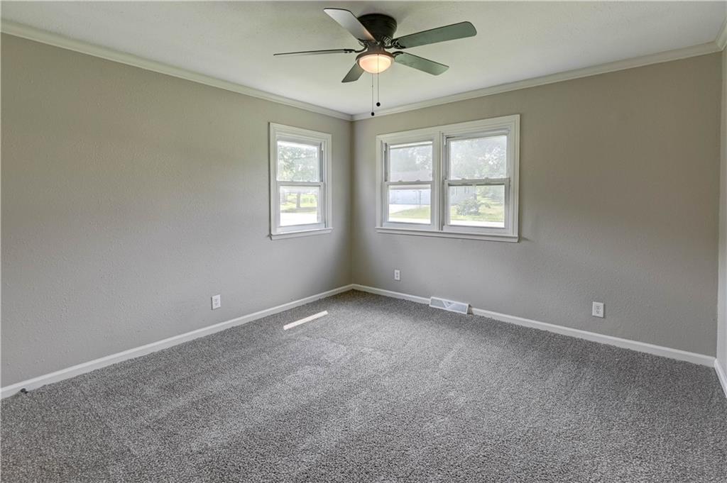 101 E Meadowbrook Court