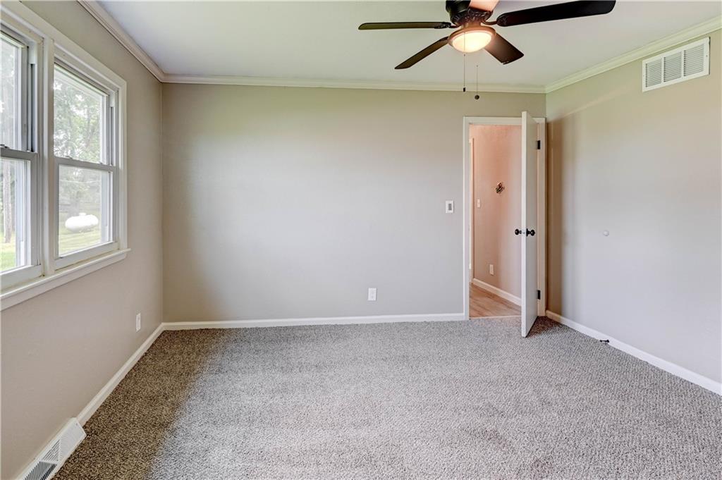 101 E Meadowbrook Court
