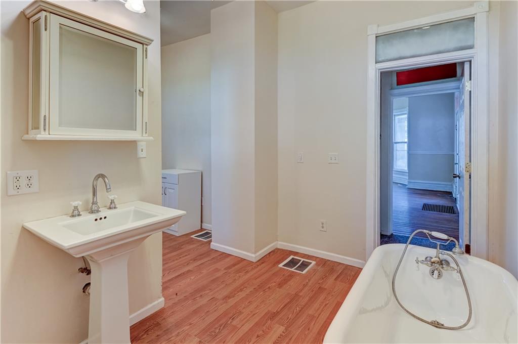 304 N JUNE Street